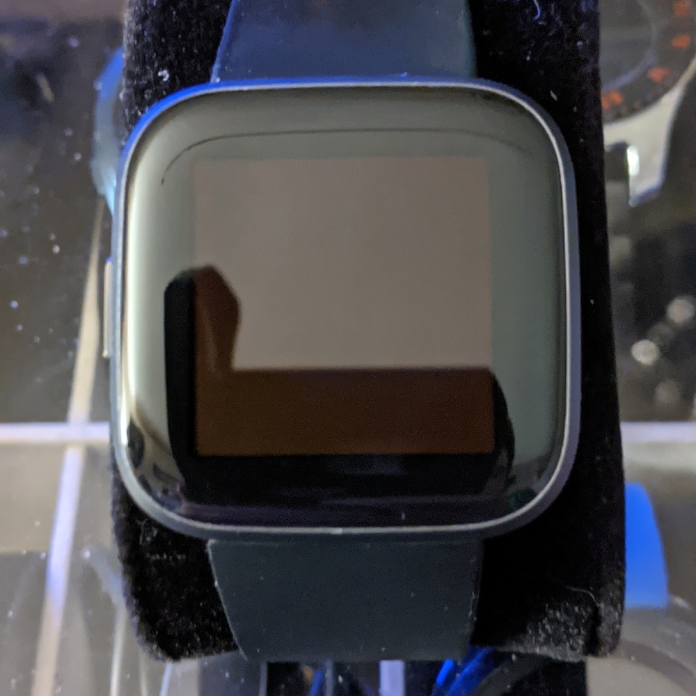 Fitbit versa 2 - Picture 3 of 3